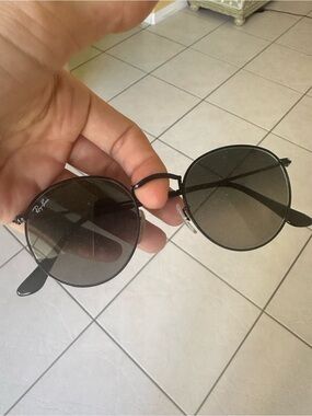 Ray-Ban Women’s Black Round Metal Sunglasses with Dark Gray Lenses